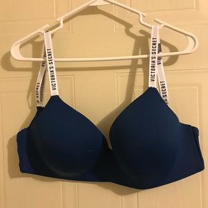 Lightly Lined Wireless Victoria’s Secret Bra